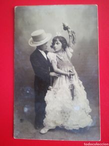 Postais: Postal fotográfica muy antigua. Niños bailando sevillanas. Foto Hilario, Menendez y Pelayo (Sevilla)